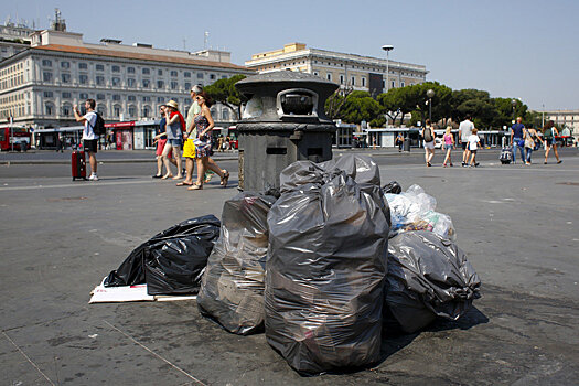 Почему Риму угрожают горы мусора