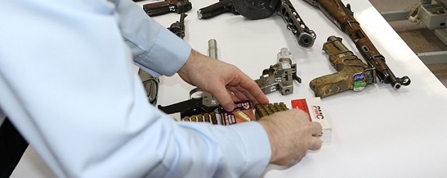 В Коми криминалист МВД показал эксклюзивную коллекцию оружия