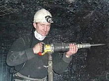 В Кузбассе живым найден шахтёр, неделю остававшийся под завалами