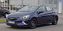 Новый Opel Astra заметили практически без камуфляжа