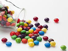 В России требуют запретить Skittles