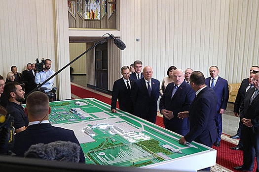 Лукашенко призвал продолжать совершенствовать национальный аэропорт "Минск"