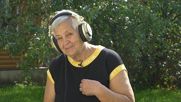 Бабушка отвечает! Блогер из Подольска записала реакт на итальянские хиты
