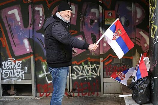 Посол России потребовал извинений от сербской газеты
