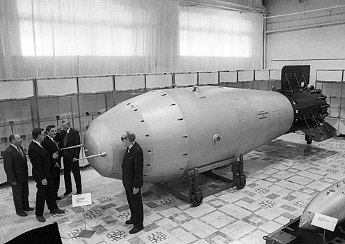Как Хрущев взорвал самую мощную ядерную бомбу в истории