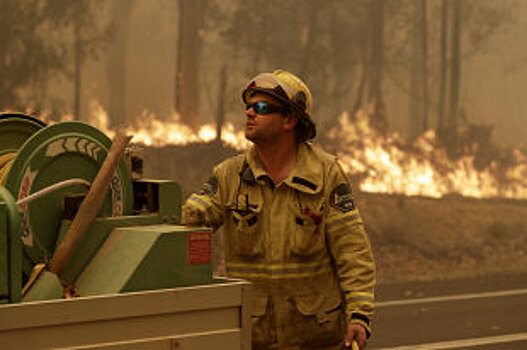 В огне австралийских пожаров увидели "лик дьявола"