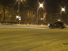 Дрифтеры устроили опасную езду на площади Минина (ВИДЕО)