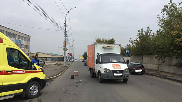 В Саратове пожилой мужчина попал под колеса «ГАЗели»