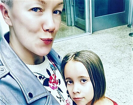 «Готовая модель»: Дарья Мороз показала стильный family look в фотосессии с 9-летней дочерью
