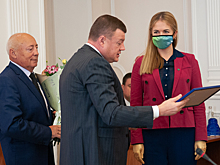 Александр Никитин поздравил проректора по экономике Мичуринского ГАУ Екатерину Иванову с победой в конкурсе «Лидеры России 2020»