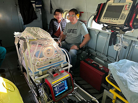 Медики ХМАО спасли новорожденного из ЯНАО, эвакуировав его на вертолете
