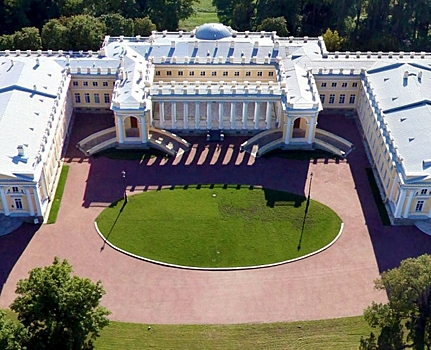 Александровский дворец в Царском Селе откроют для посетителей в 2019 году
