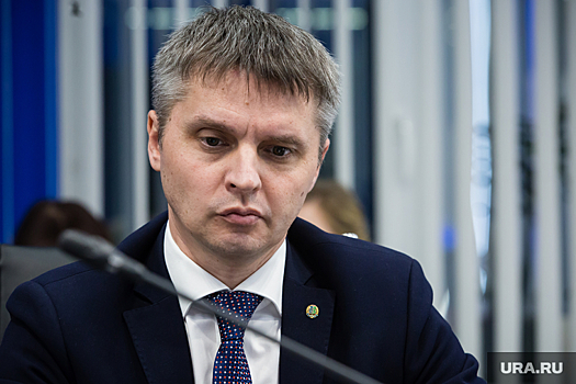 Экс-глава депспорта ХМАО пытается спасти карьеру в противостоянии с прокуратурой