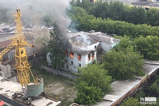 В Екатеринбурге сгорела старинная церковь