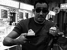 Фьюри принял в команду известного катмена, Макгрегор с китами и акулами, Фергюсон с тирамису — соцсети