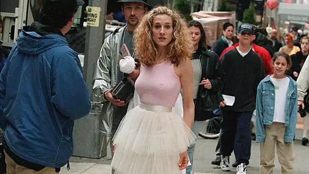 Культовую юбку-пачку из сериала «Секс в большом городе» выставили на аукцион