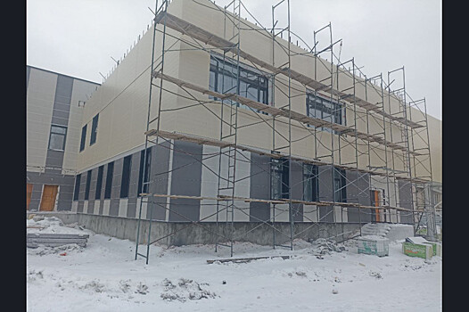 С опережением графика: новый хирургический корпус площадью 7 000 квадратных метров строят в Каргатском районе
