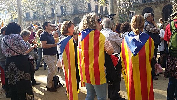 В Барселоне проходит митинг в поддержку каталонских политиков