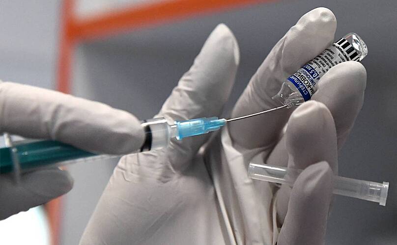 Epidemiologist gave Russians advice on vaccination against COVID