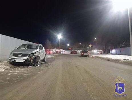 В Сызрани госпитализировали водителя после ДТП с тремя авто
