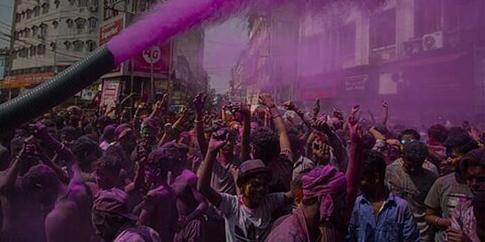 В Индии прошел фестиваль красок Холи