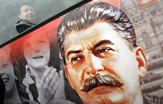 В московском кафе сотрудники в форме НКВД продают шаурму от Сталина