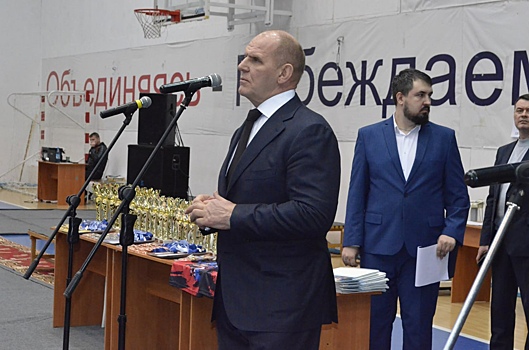 Сенатор Александр Карелин посетил турнир по греко-римской борьбе в Бердске