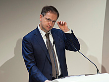 Мединский не собирается никого "в светлое будущее тащить насильно"