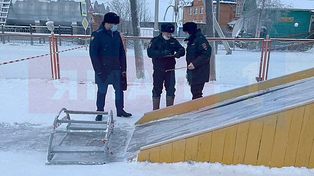 «В адрес главы внесено представление»: прокуратура – о ЧП на детской горке в ямальском селе