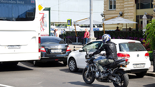 Вопрос движения байкеров между рядами решать не будут