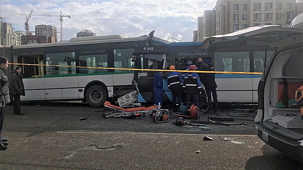 В ДТП с двумя автобусами в Нур-Султане пострадали 36 человек