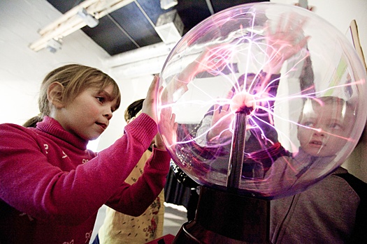 "РГ" выяснила, как с пользой и удовольствием провести школьные каникулы в Москве