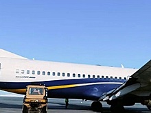 В аэропорту Норильска из-за повреждения шасси на 13 часов задержали вылет лайнера