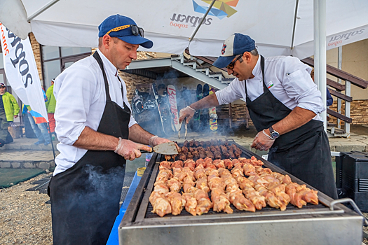 Более 400 тонн шашлыка съели в Сочи за лето