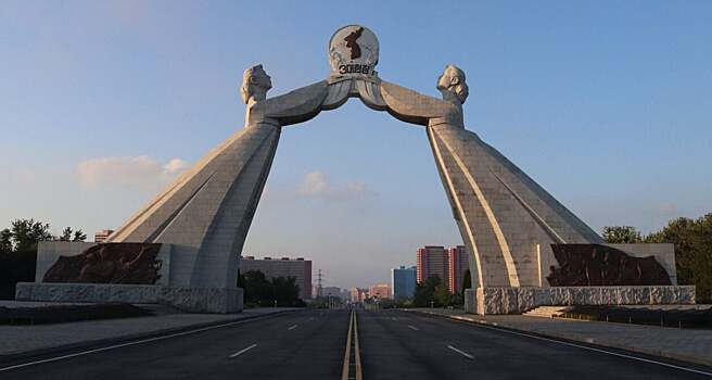 В Пхеньяне снесли «Арку Воссоединения» Северной Кореи с Южной