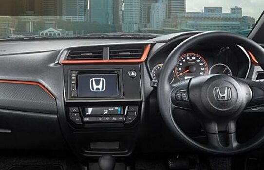 Honda показала обновленную версию Brio