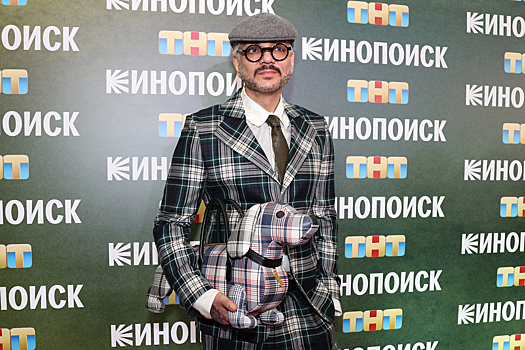 Филипп Киркоров вышел в свет с оригинальной сумкой-таксой: сколько стоит аксессуар