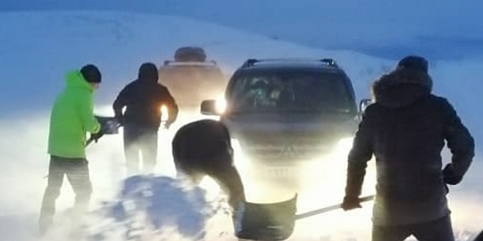 «Поперлись на авось. Гении»: Ксения Собчак раскритиковала застрявших в Териберке из-за непогоды туристов