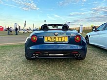 Этот Alfa Romeo Spider — искусно замаскированная Mazda MX-5