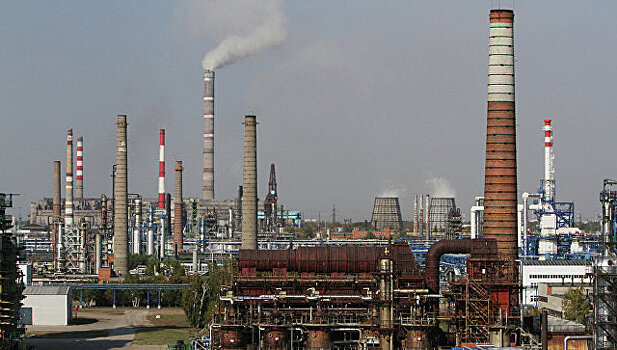 «Газпром нефть» инвестирует в модернизацию Омского НПЗ 106 млрд рублей