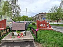 К празднику Победы в Академическом районе провели благоустройство территории памятника ветеранам ЧКЗ