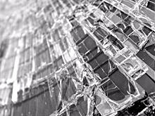 В Твери мужчина упал с моста на проезжающий внизу автомобиль