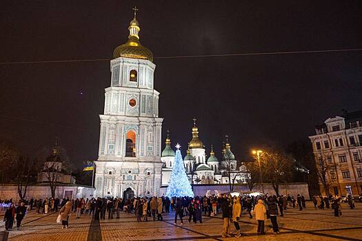 Украинцев оставили без новогодних праздников