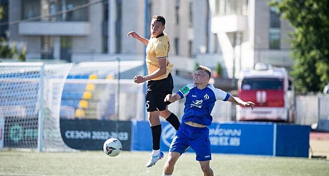 «Ядро» и «Динамо» мучались на древнем ковре. Бело-голубые оказались сильнее на один мяч