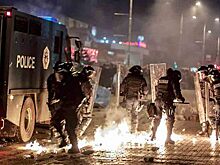 Жесткими столкновениями с полицией закончились очередные протесты в Сербии