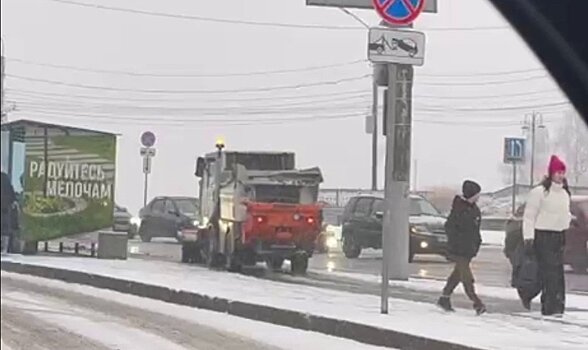 Дорожные службы Кирова перешли на усиленный режим работы