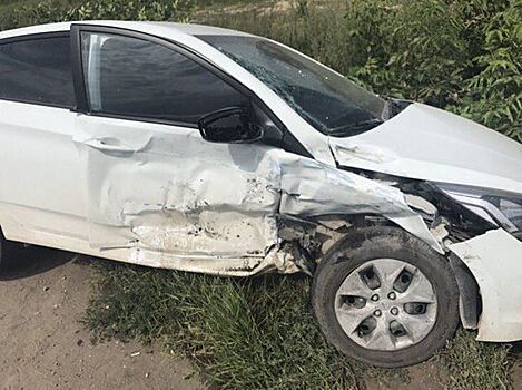 Hyundai Solaris столкнулся с грузовой Газелью в Самаре: пострадал ребенок
