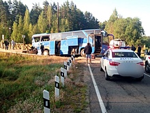 Паломников из автобуса, столкнувшегося с поездом, поселили в обители Ленобласти