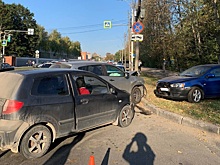 Два человека пострадали в тройном ДТП в Вологде