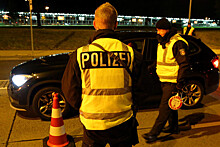 К югу от Берлина полиция обнаружила тела пяти человек после звонка соседа